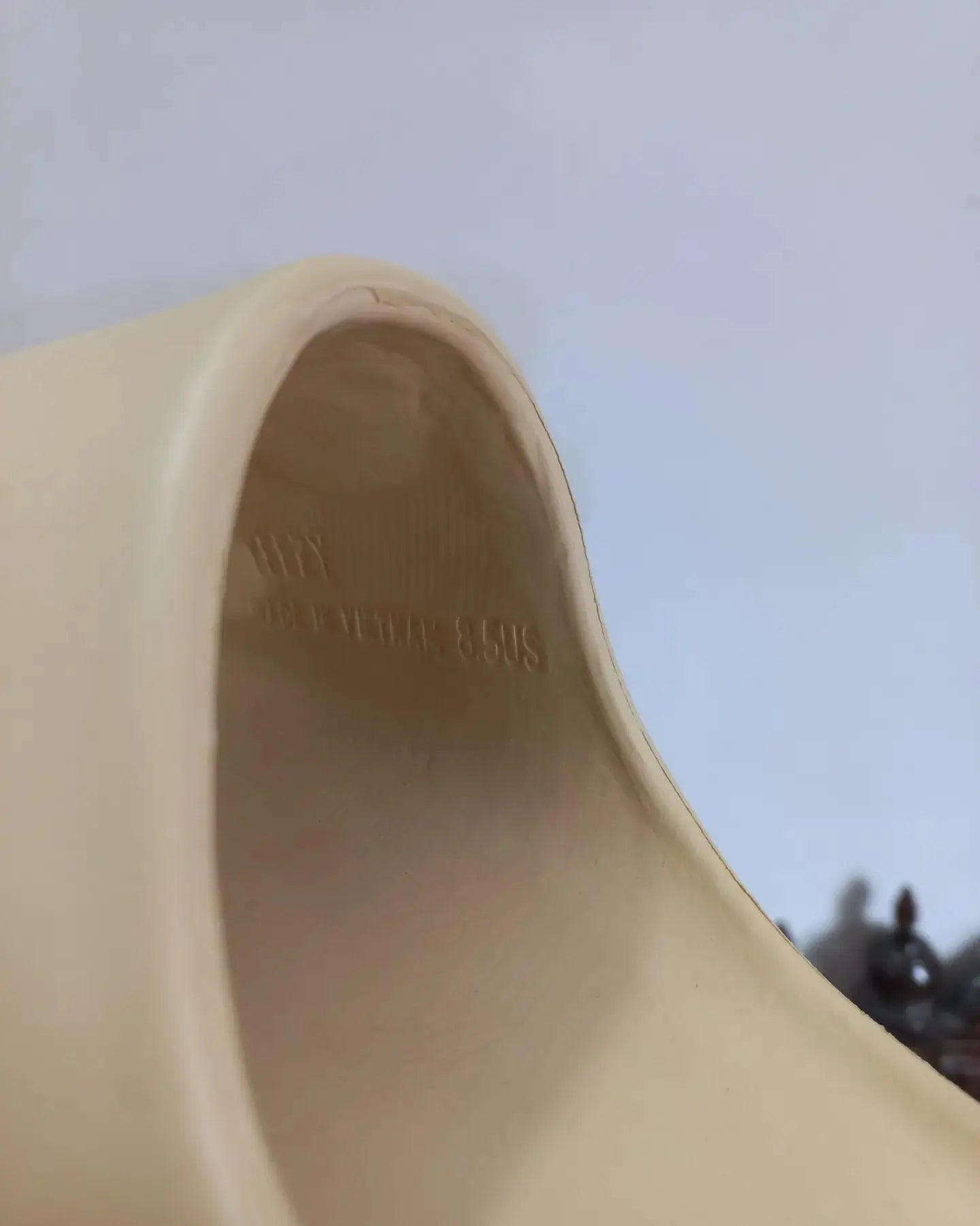 Adidas Yeezy Slides Bone - Sneak Kicks