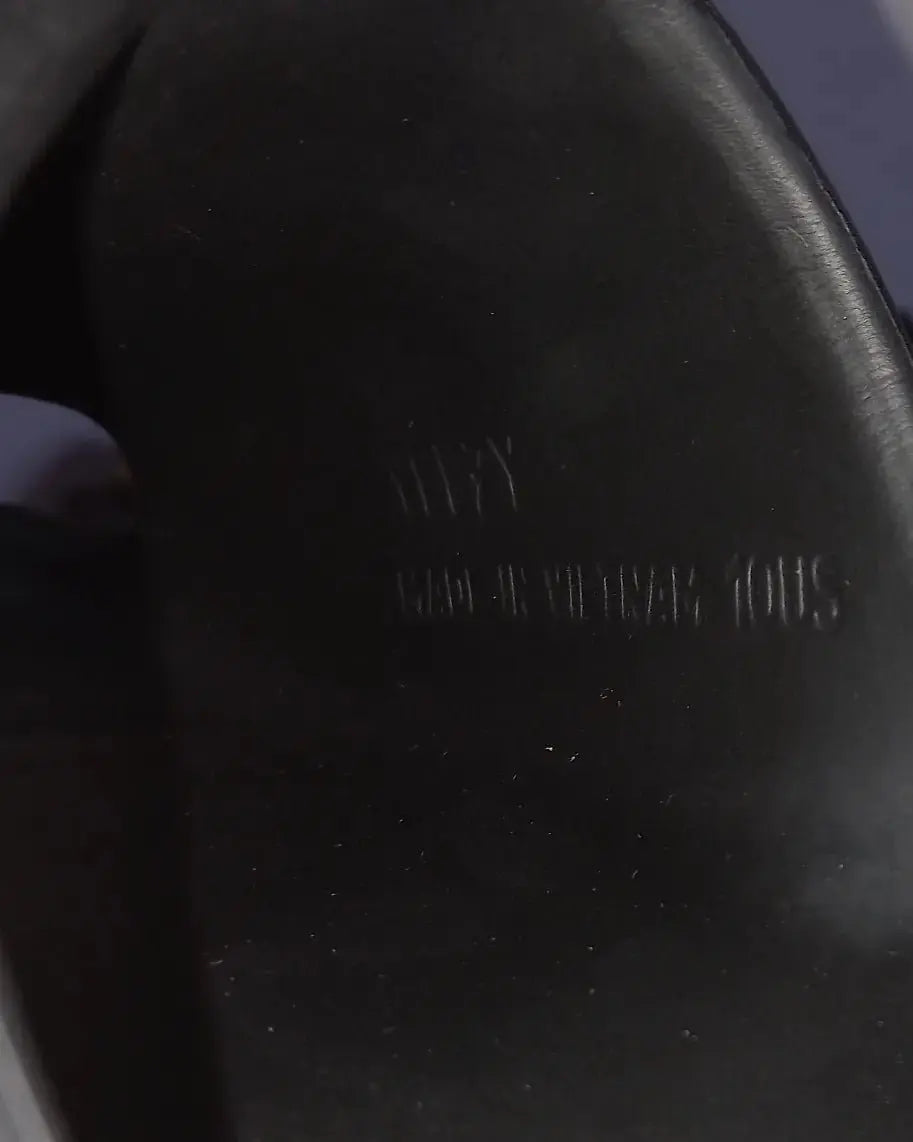 Adidas Yeezy Slides Onyx - Sneak Kicks