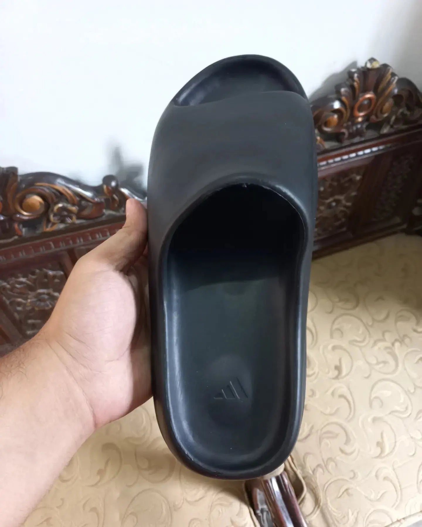 Adidas Yeezy Slides Onyx - Sneak Kicks