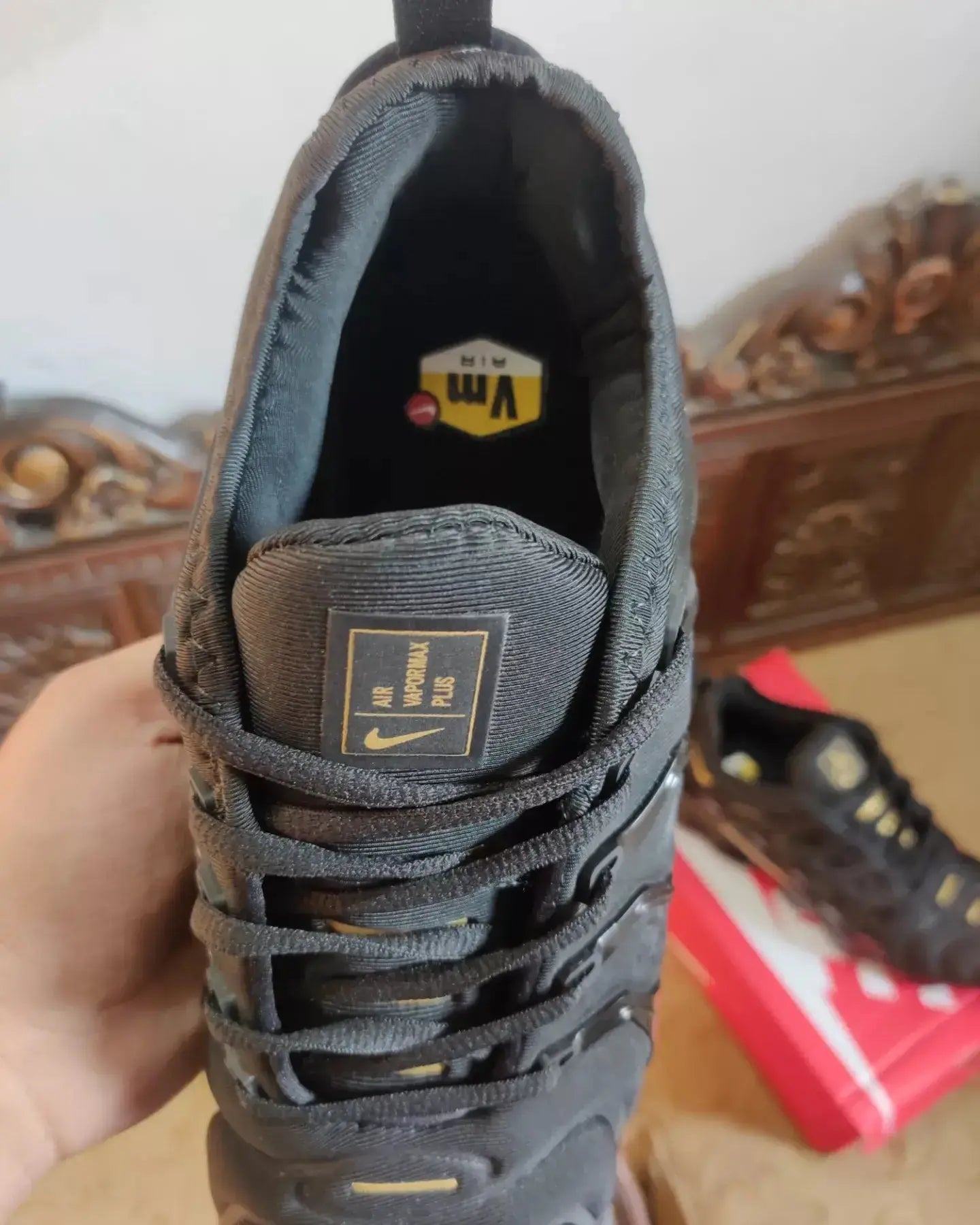 Nike Air Vapormax Plus Black Anthracite/Metallic Gold - Sneak Kicks