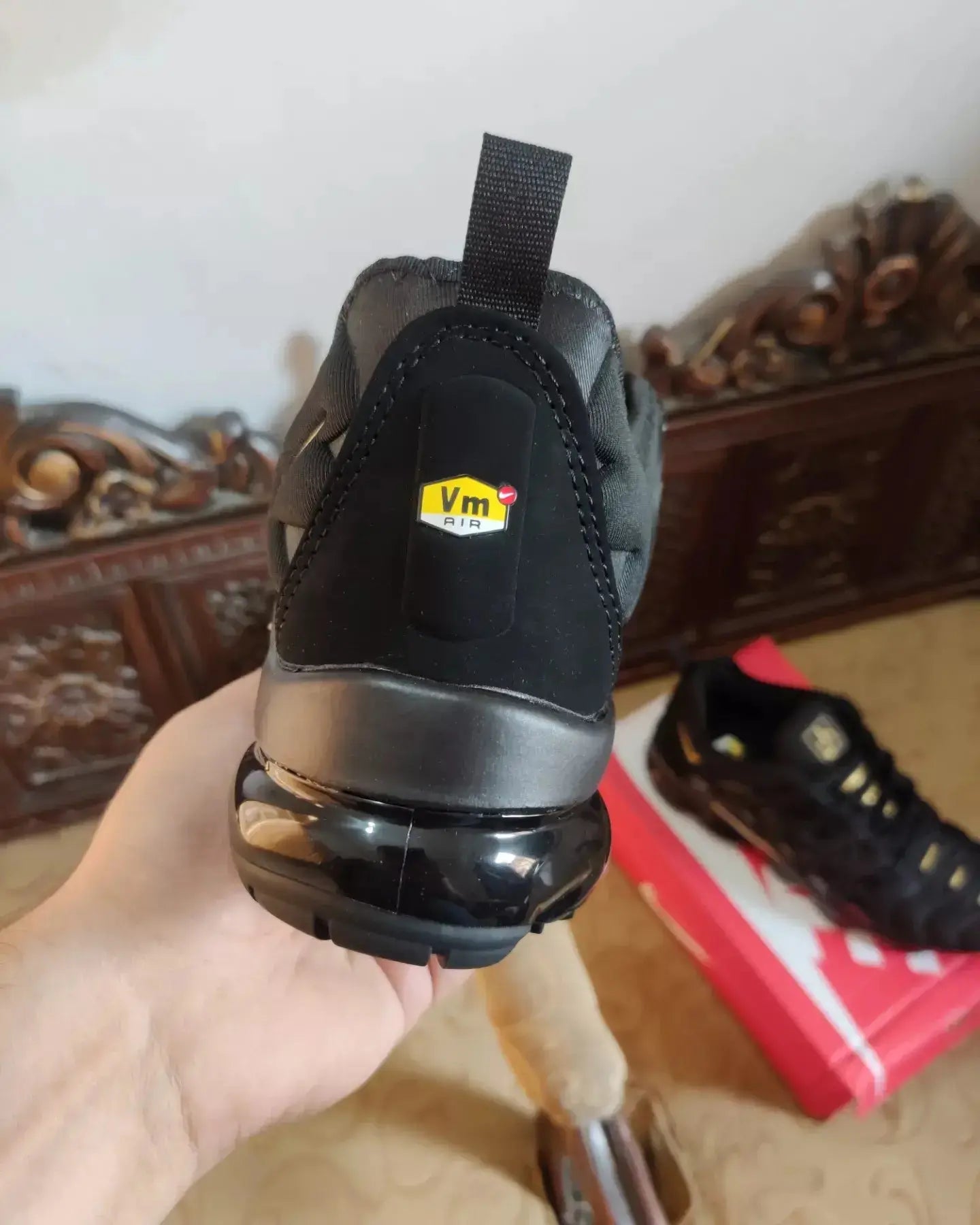 Nike Air Vapormax Plus Black Anthracite/Metallic Gold - Sneak Kicks