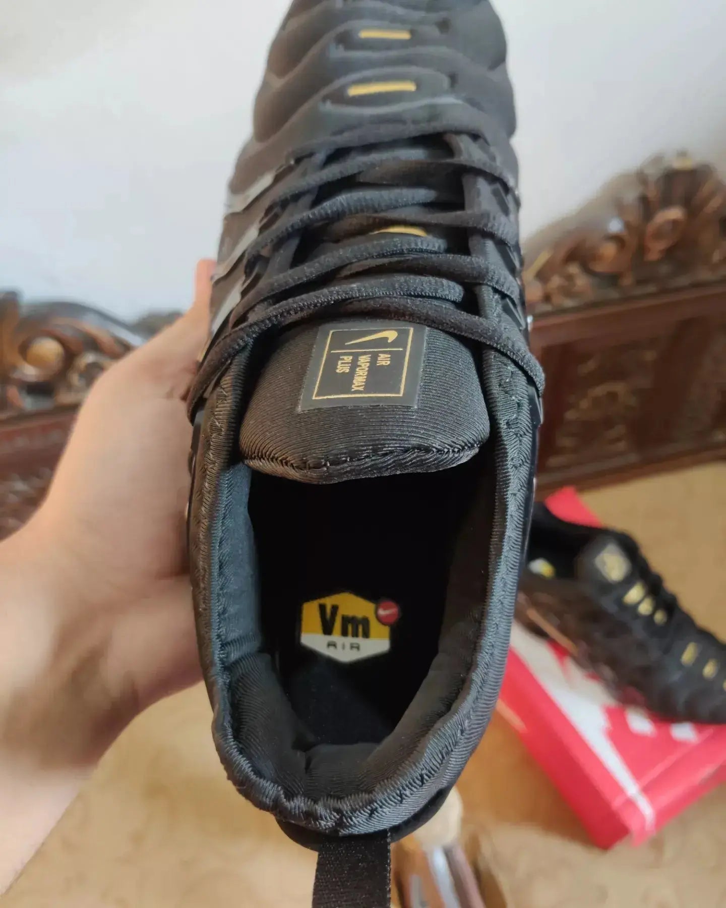 Nike Air Vapormax Plus Black Anthracite/Metallic Gold - Sneak Kicks