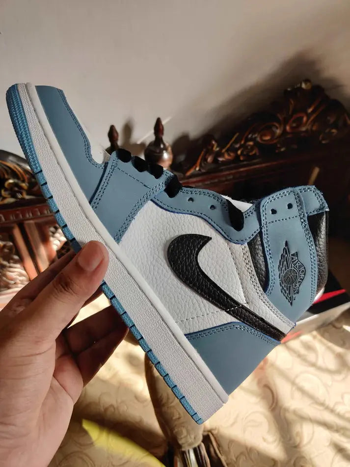 Nike Air Jordan 1 Retro High University Blue Sneak Kicks