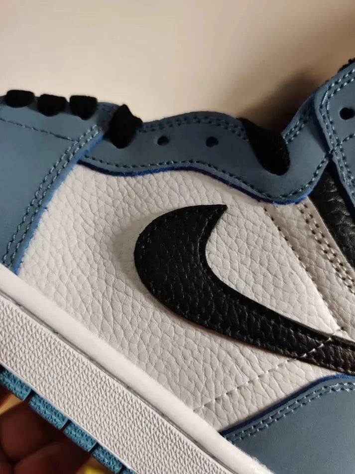 Nike Air Jordan 1 Retro High University Blue Sneak Kicks