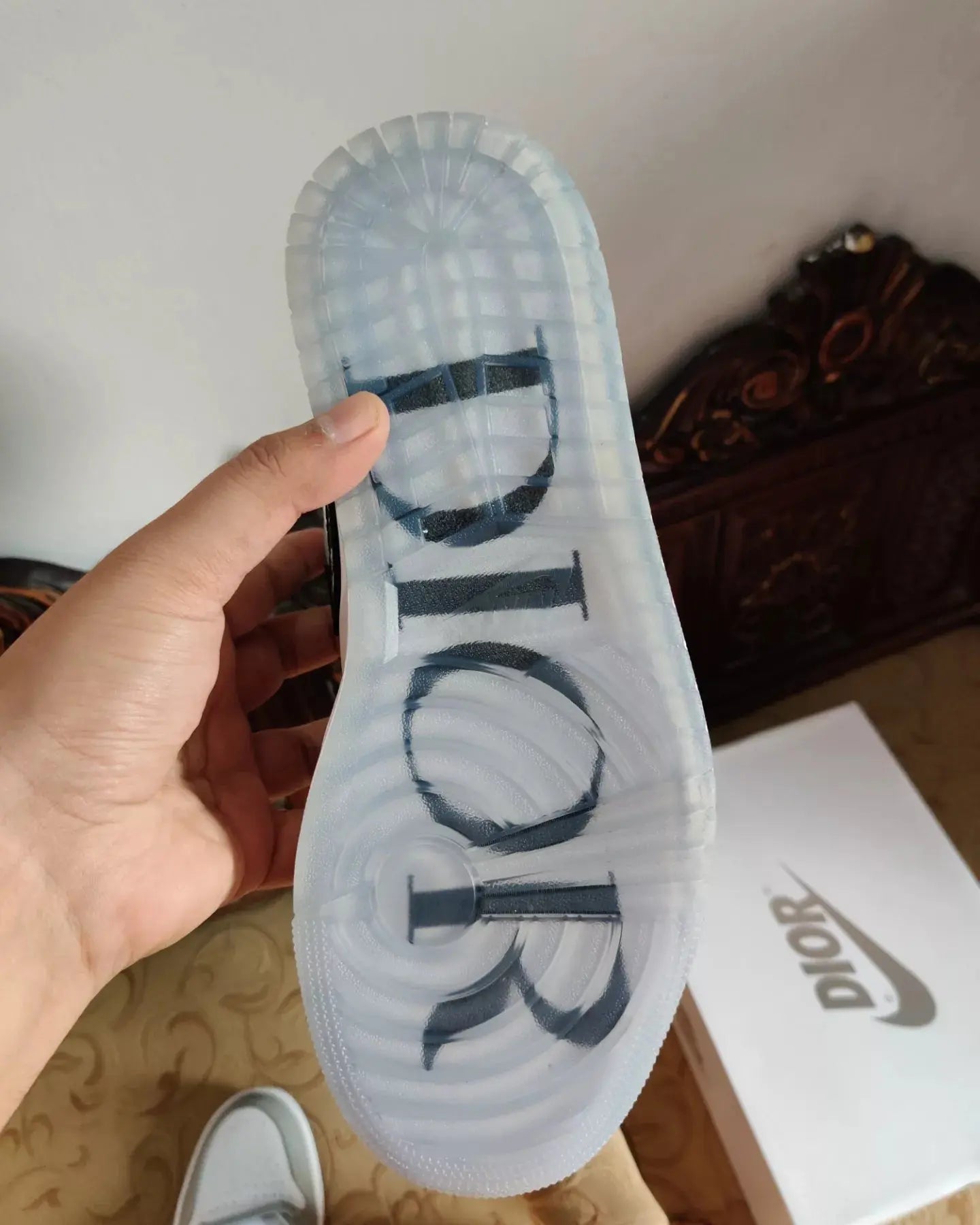 Nike Air Jordan 1 Retro High X "Dior" Sneak Kicks