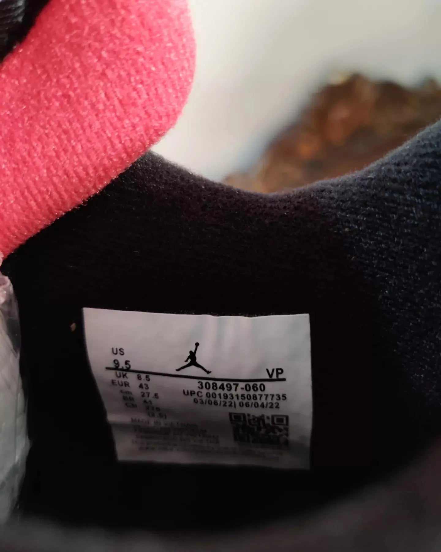 Nike Air Jordan 4 Red Thunder Sneak Kicks