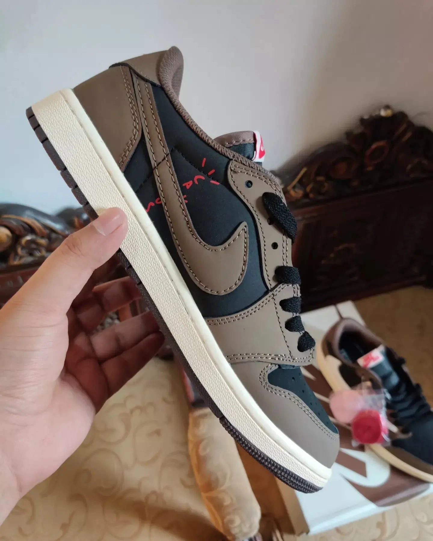 Travis Scott X Nike Air Jordan 1 Low Cactus Jack Mocha Sneak Kicks