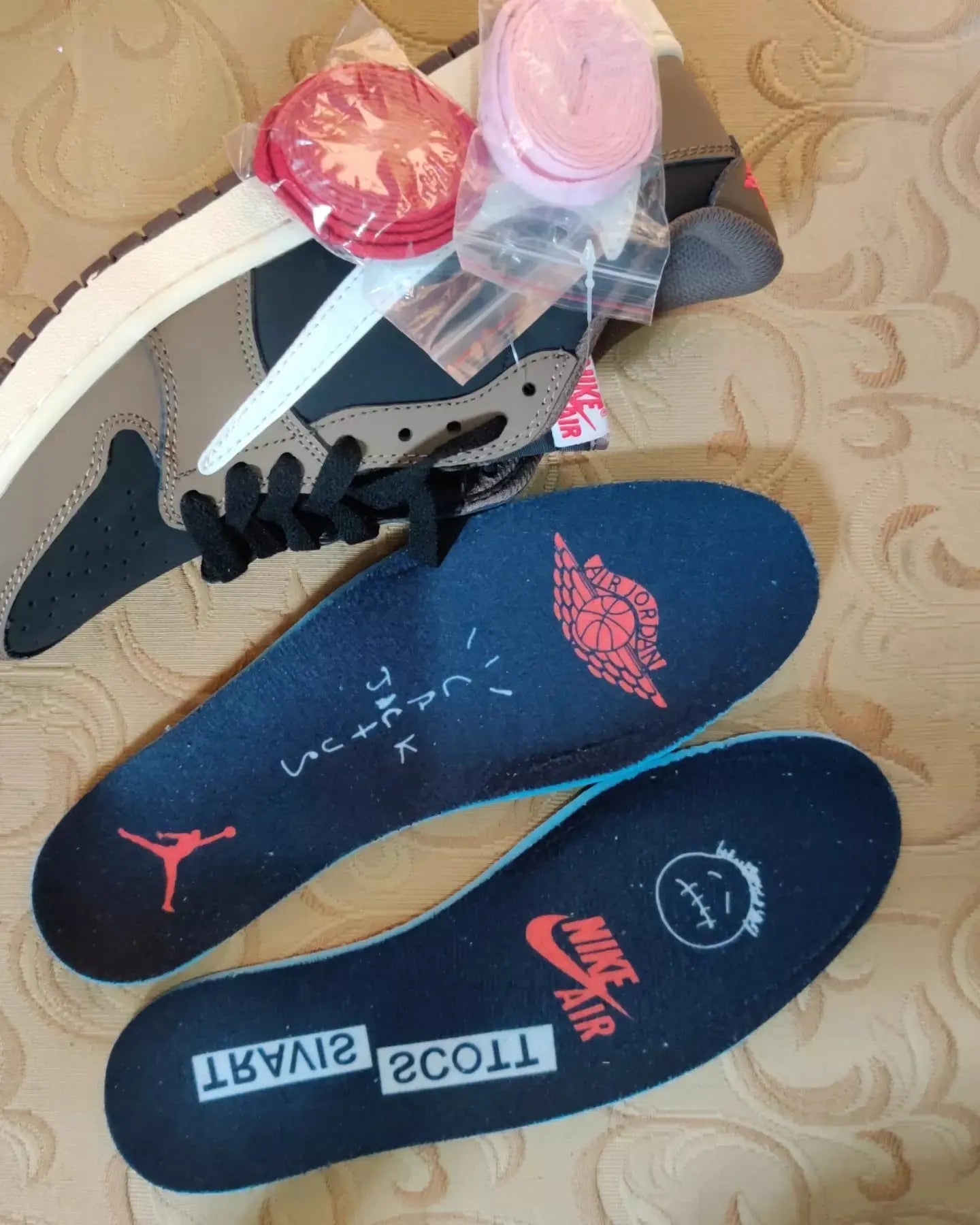Travis Scott X Nike Air Jordan 1 Low Cactus Jack Mocha Sneak Kicks
