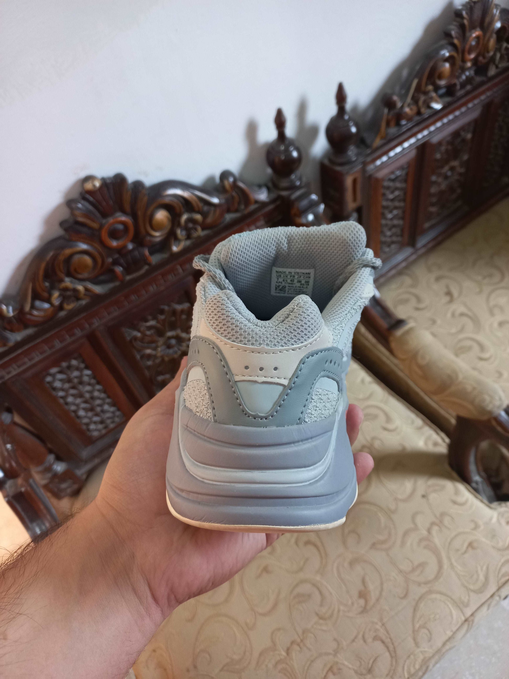 Adidas Yeezy 700 Inertia