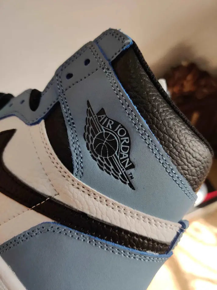 Nike Air Jordan 1 Retro High University Blue Sneak Kicks