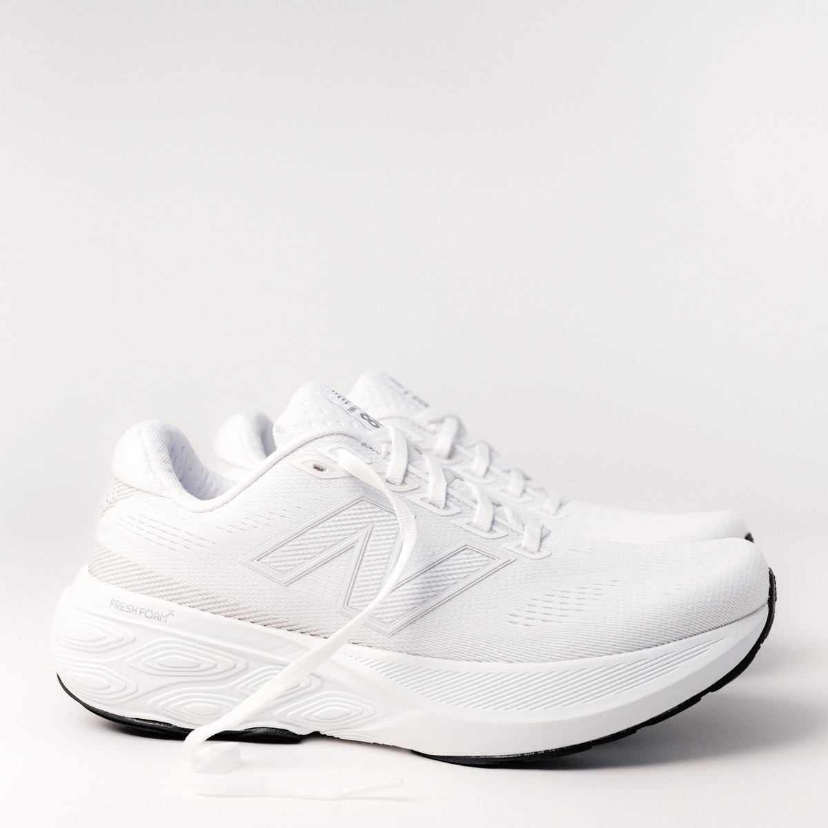 NEW BALANCE FRESH FOAM X MORE V5 (full white) Investor