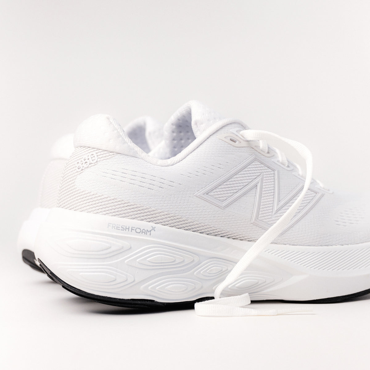 NEW BALANCE FRESH FOAM X MORE V5 (full white) Investor
