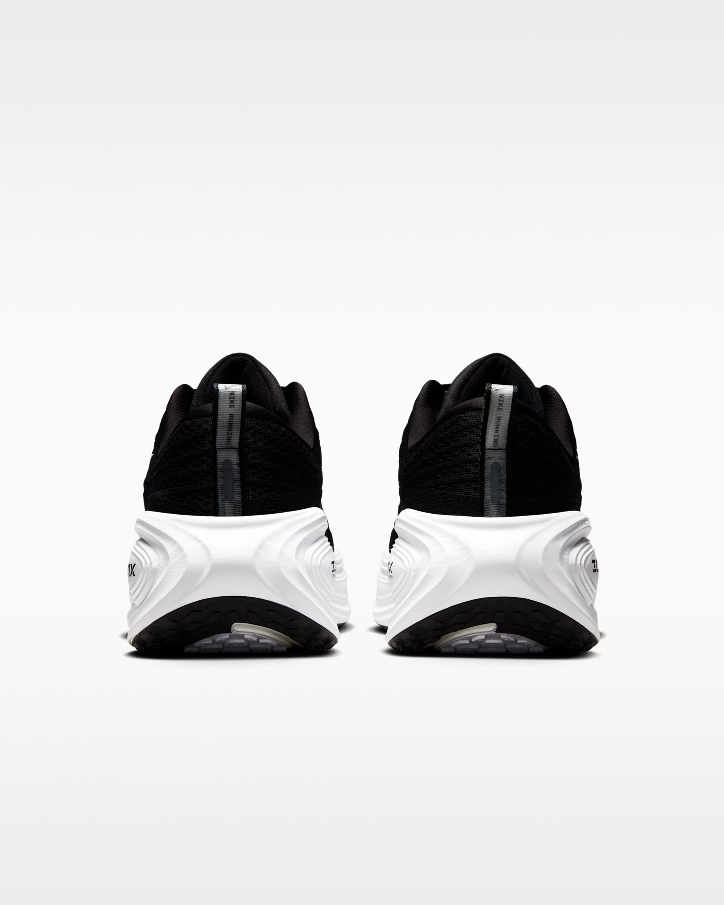 NIKE VOMERO PLUS ( Black) Investor